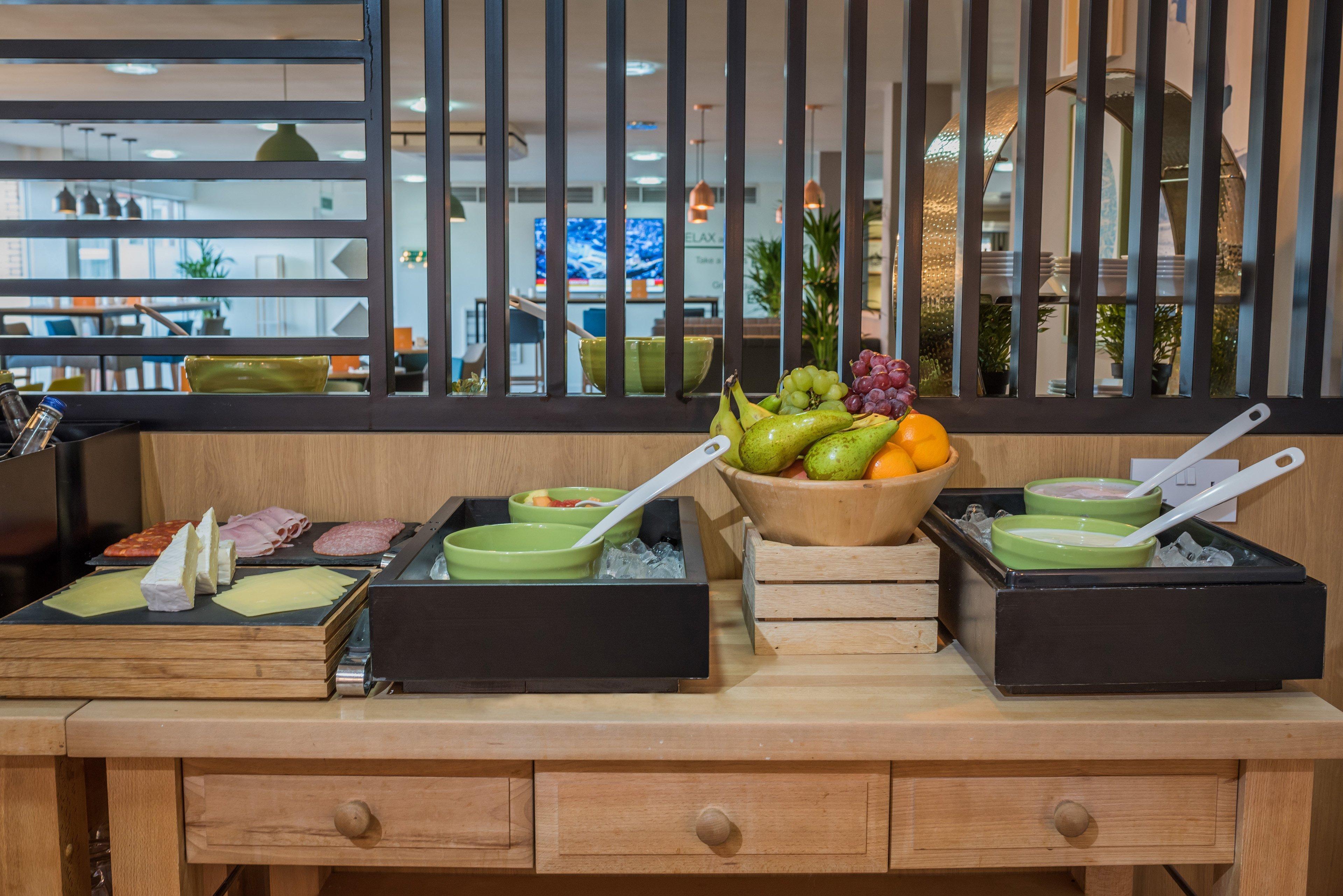 Holiday Manchester West By Ihg Hotel